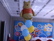 上海维尼熊气球主题生日派对宝宝100天